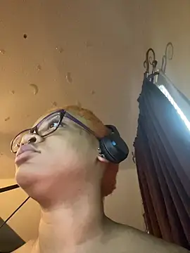 nickytheehawtie online show from 03-10-26, 01:27