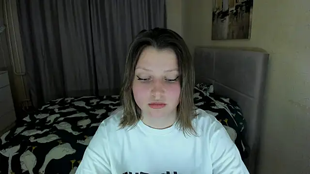 Snapshot of SoniNesti chatting on 09-24-25, 03:15 SoniNesti online show from 09-24-25, 03:15