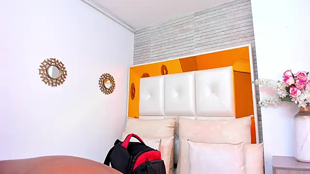 ShaniaBrownn online show from 03-04-25, 08:05