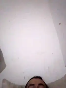 Snapshot of Luzbel666 chatting on 12-19-25, 07:04 Luzbel666 online show from 12-19-25, 07:04