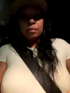 Snapshot of MSweetLindaParks chatting on 11-30-25, 07:56 MSweetLindaParks online show from 11-30-25, 07:56