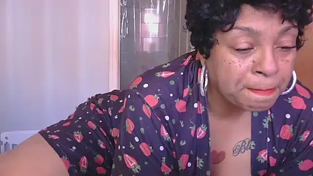 Snapshot of MSweetLindaParks chatting on 12-03-25, 07:01 MSweetLindaParks online show from 12-03-25, 07:01