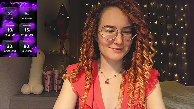 Snapshot of AgnesGraham chatting on 12-13-24, 11:06 AgnesGraham online show from 12-13-24, 11:06