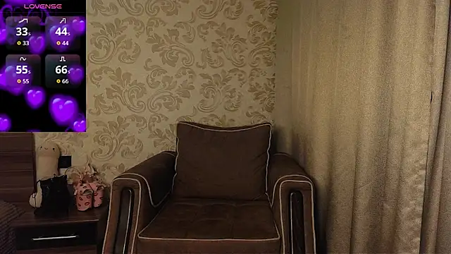 Snapshot of AgnesGraham chatting on 10-31-25, 09:49 AgnesGraham online show from 10-31-25, 09:49