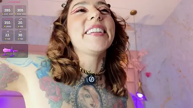 Snapshot of Evangelyne_1 chatting on 04-19-26, 06:10 Evangelyne 1 online show from 04-19-26, 06:10