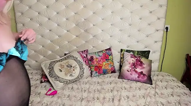 DoraMay online show from 02-07-25, 10:41