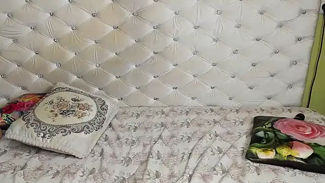 DoraMay online show from 03-11-25, 01:37