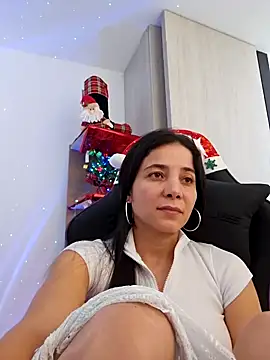 miaeyes online show from 12-17-24, 04:43