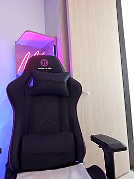 miaeyes online show from 01-15-25, 04:43