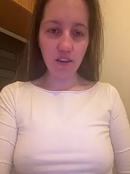 Nicole-Ray online show from 04-05-26, 06:10