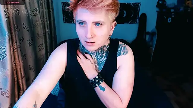 Snapshot of Marieblueeyes chatting on 10-30-25, 12:56 Marieblueeyes online show from 10-30-25, 12:56