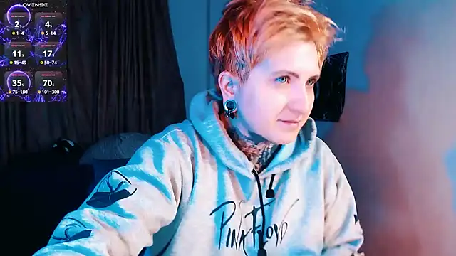 Snapshot of Marieblueeyes chatting on 11-18-25, 04:06 Marieblueeyes online show from 11-18-25, 04:06