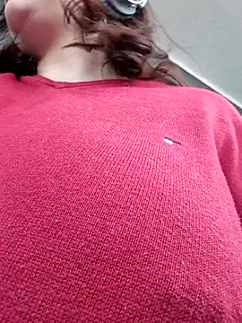 Yammy Yumi online show from 10-14-25, 04:13