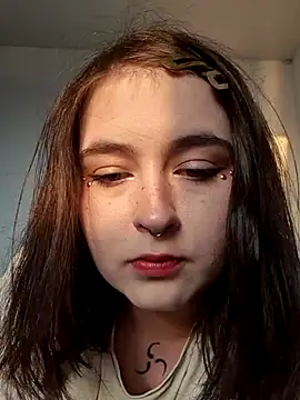 Yammy Yumi online show from 11-07-25, 01:22