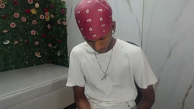 Snapshot of ManSant chatting on 06-27-26, 03:17 ManSant online show from 06-27-26, 03:17