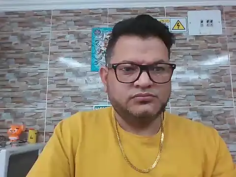 Snapshot of SexDiffrent chatting on 10-11-25, 08:29 SexDiffrent online show from 10-11-25, 08:29