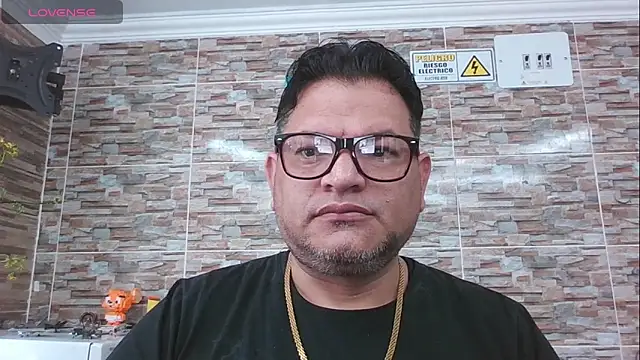 Snapshot of SexDiffrent chatting on 10-17-25, 05:59 SexDiffrent online show from 10-17-25, 05:59