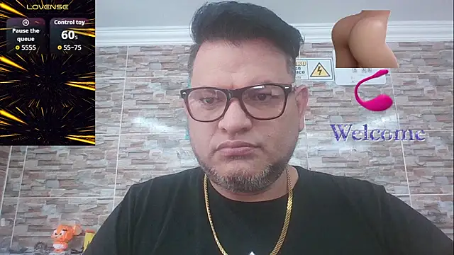 Snapshot of SexDiffrent chatting on 10-21-25, 06:30 SexDiffrent online show from 10-21-25, 06:30