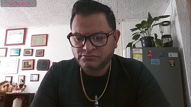 Snapshot of SexDiffrent chatting on 12-16-25, 05:40 SexDiffrent online show from 12-16-25, 05:40