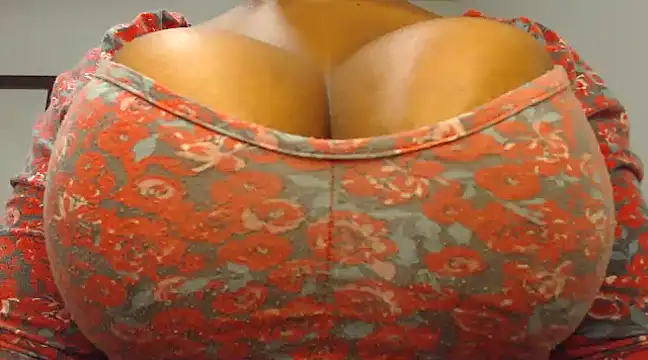 Snapshot of biggracie chatting on 02-04-25, 10:00 biggracie online show from 02-04-25, 10:00