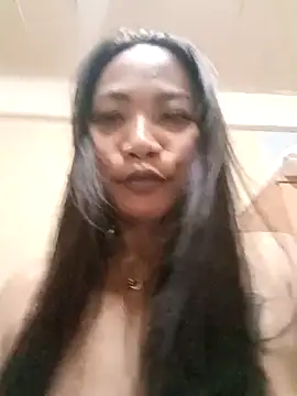 Snapshot of KinkyKit_May chatting on 11-17-25, 08:31 KinkyKit May online show from 11-17-25, 08:31