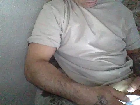 Snapshot of Nowy111 chatting on 05-14-26, 10:44 Nowy111 online show from 05-14-26, 10:44