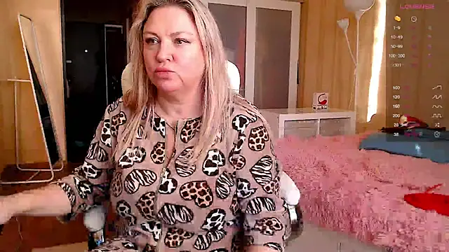 Snapshot of PamHardFuck chatting on 02-20-25, 02:13 PamHardFuck online show from 02-20-25, 02:13