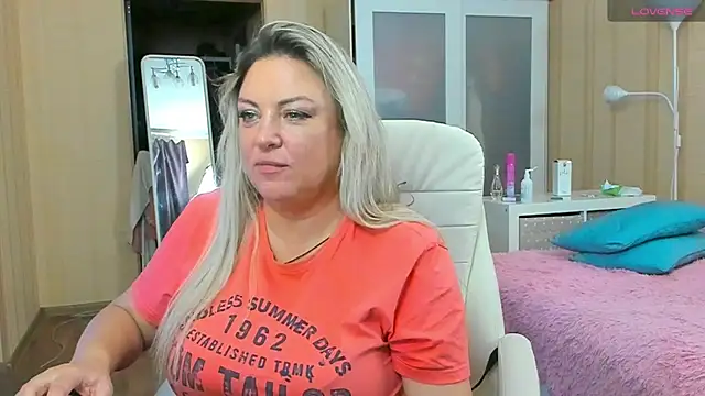 Snapshot of PamHardFuck chatting on 09-27-25, 07:08 PamHardFuck online show from 09-27-25, 07:08