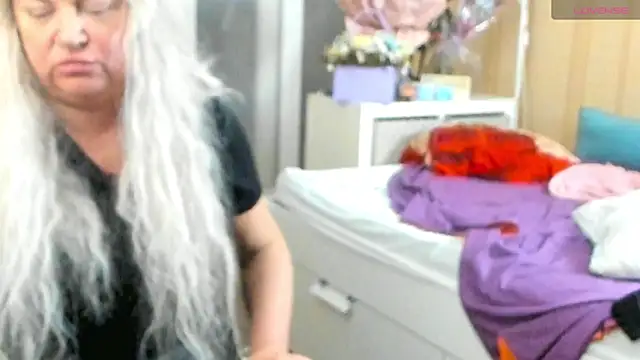 Snapshot of PamHardFuck chatting on 10-29-25, 06:20 PamHardFuck online show from 10-29-25, 06:20