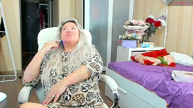 Snapshot of PamHardFuck chatting on 10-31-25, 02:07 PamHardFuck online show from 10-31-25, 02:07