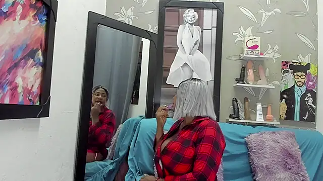 Karen Bis online show from 03-31-26, 11:05