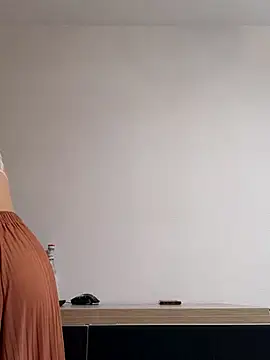 clara-francaise online show from 02-24-25, 02:04