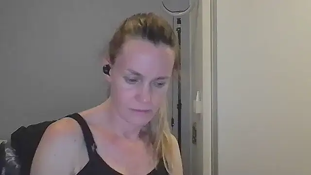 Annylove1 online show from 12-05-25, 12:19