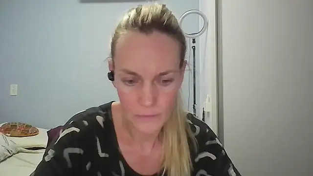 Annylove1 online show from 02-07-26, 12:36