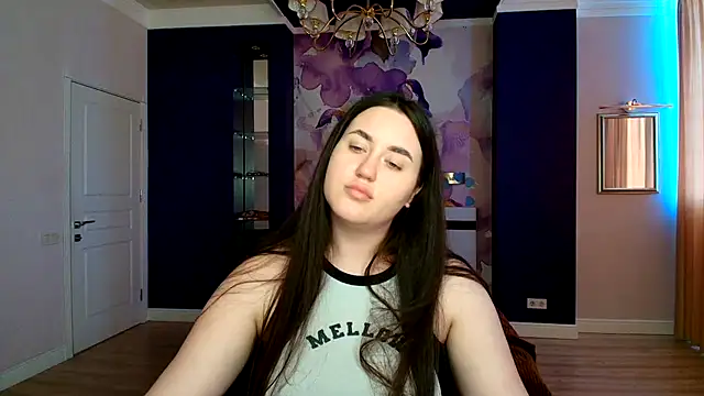 Roxie Bradley online show from 03-21-25, 10:50