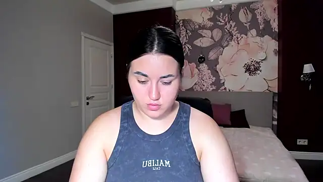 Roxie Bradley online show from 09-10-25, 05:51