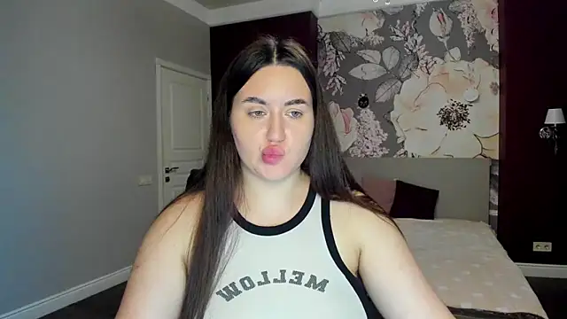 Roxie Bradley online show from 12-22-25, 06:43