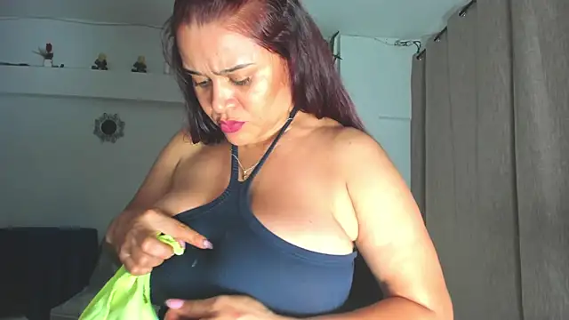 Snapshot of Sinthia_Collins chatting on 06-26-26, 12:37 Sinthia Collins online show from 06-26-26, 12:37