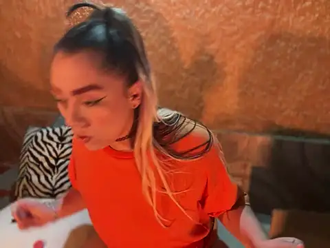 Snapshot of Im_sophiie chatting on 12-09-24, 06:12 Im sophiie online show from 12-09-24, 06:12