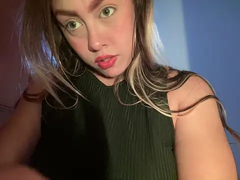 Snapshot of Im_sophiie chatting on 12-10-24, 08:40 Im sophiie online show from 12-10-24, 08:40