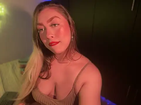 Snapshot of Im_sophiie chatting on 01-05-25, 06:13 Im sophiie online show from 01-05-25, 06:13