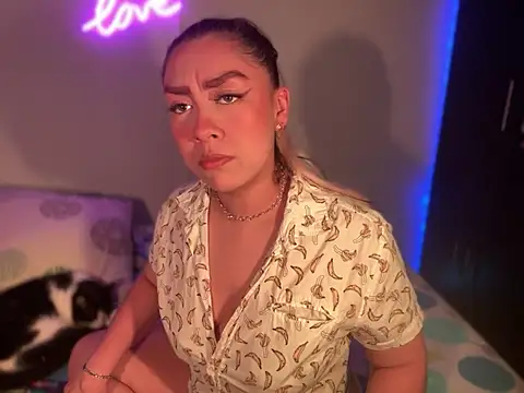 Snapshot of Im_sophiie chatting on 01-11-25, 05:41 Im sophiie online show from 01-11-25, 05:41