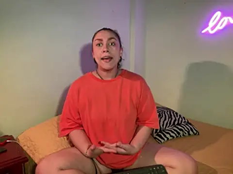 Snapshot of Im_sophiie chatting on 02-02-25, 09:40 Im sophiie online show from 02-02-25, 09:40