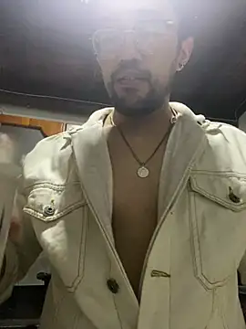 Snapshot of Im_sophiie chatting on 02-10-25, 05:47 Im sophiie online show from 02-10-25, 05:47