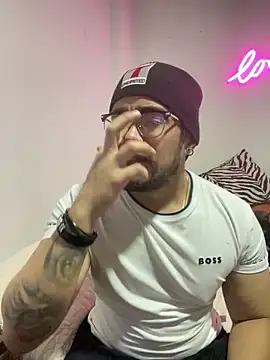 Snapshot of Im_sophiie chatting on 02-20-25, 05:55 Im sophiie online show from 02-20-25, 05:55