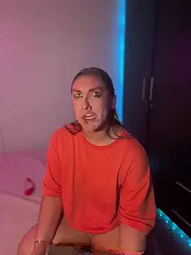 Snapshot of Im_sophiie chatting on 02-25-25, 09:09 Im sophiie online show from 02-25-25, 09:09