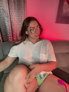 Snapshot of Im_sophiie chatting on 03-11-25, 09:13 Im sophiie online show from 03-11-25, 09:13