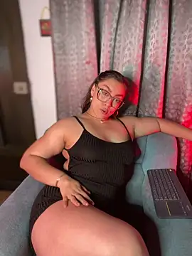 Snapshot of Im_sophiie chatting on 03-18-25, 09:20 Im sophiie online show from 03-18-25, 09:20