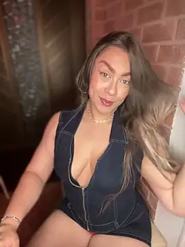 Snapshot of Im_sophiie chatting on 03-20-25, 05:57 Im sophiie online show from 03-20-25, 05:57