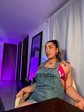 Snapshot of Im_sophiie chatting on 09-16-25, 06:47 Im sophiie online show from 09-16-25, 06:47